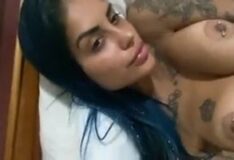 Vídeos de Tati Zaqui com peitos deliciosos