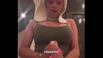 Cardi b