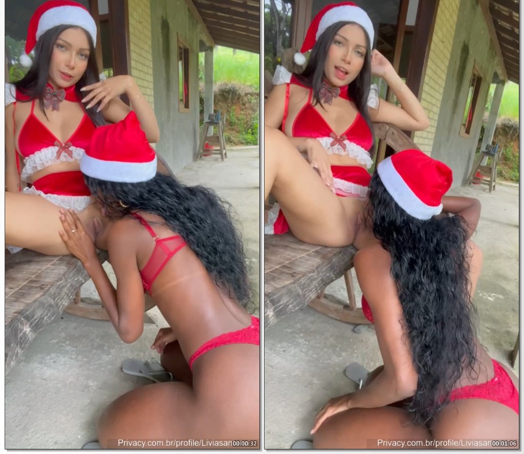 Livia Privacy negra sensual fantasiada de Mamãe Noel curtindo com sua amiga