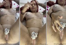 Valeria Castañeda mostrando o corpo com chantili nas teta e na pepeka