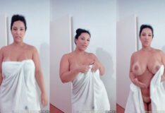 Cleo Silva, a diva do programa "Você na TV", em momento pós-banho sem roupa