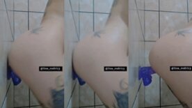 Ingrid Rodrigues amadora se masturbando com um vibrador e tendo orgasmo nu