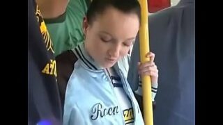 Mulher trepano dentro du onibus