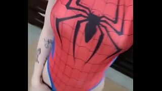 Sophie rain vídeo roupa homem aranha