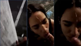 Vídeo caseiro mostrou uma mulher safada fudendo gostoso oral e levando gozada no rosto em público