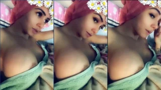 Ketlen Silva mostrando sua sensualidade para os caras online